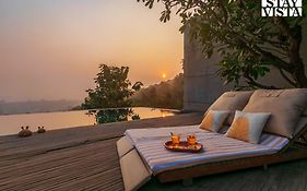 Stayvista At Paashaan- A Netflix Featured Home With A Heated Infinity Pool